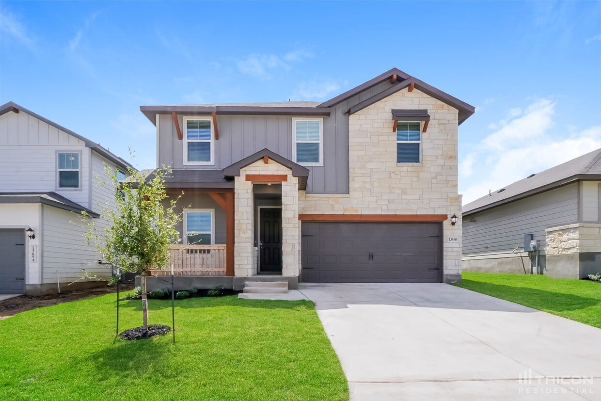 13690 Paxton Boulevard St. Hedwig TX House Rental in Saint Hedwig, TX