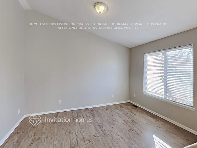 Building Photo - 5824 S Quemoy Cir