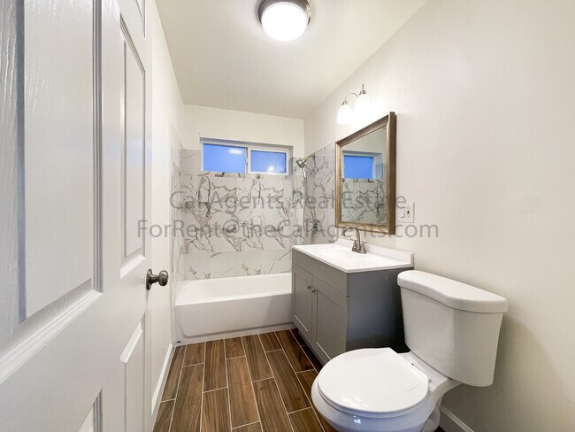 Foto del edificio - 1023 W Grand Ave