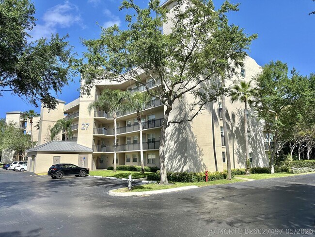 Building Photo - 27 Royal Palm Way