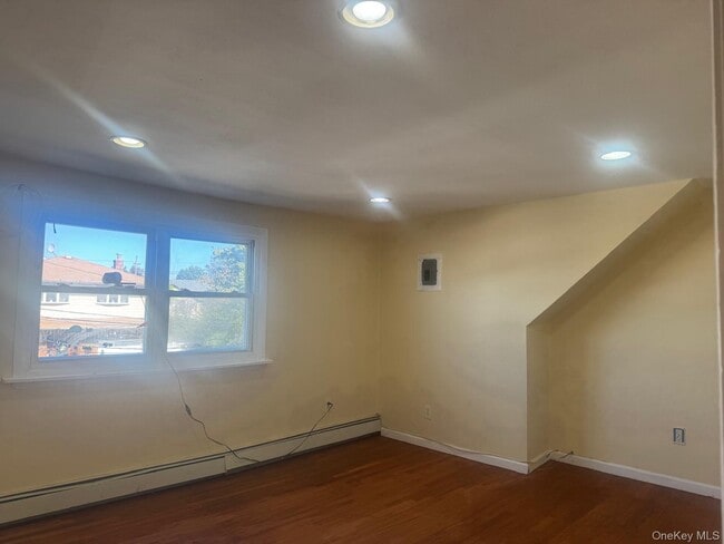 Foto del edificio - 1325 Journal Ave