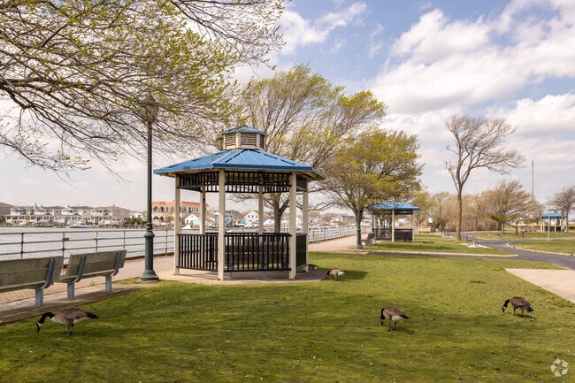The fishing pier and gazebos along the waterfront in Seamans Neck Park in Seaford, NY is a great place to relax and enjoy the fresh salty air.