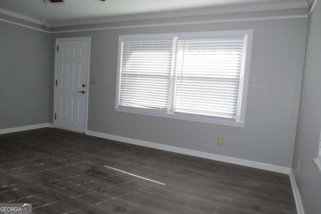Building Photo - 2033 Univeter Rd