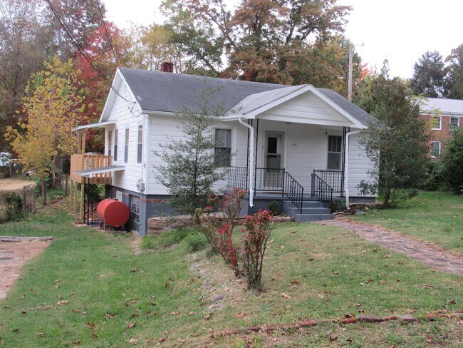 Foto del edificio - 155 Woodland Dr