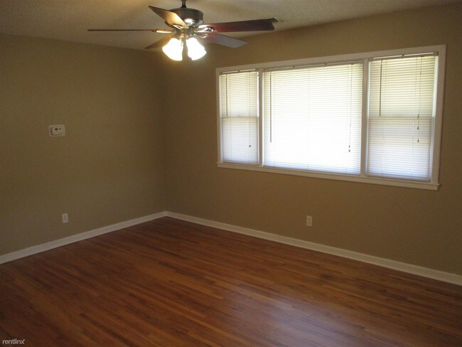 Building Photo - 2 br, 2 bath House - 403 S Kessler St
