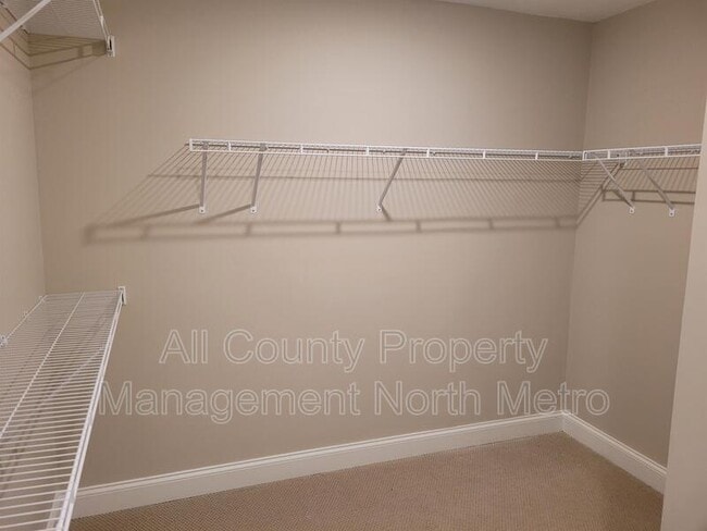 Building Photo - 708 Mulberry Walk