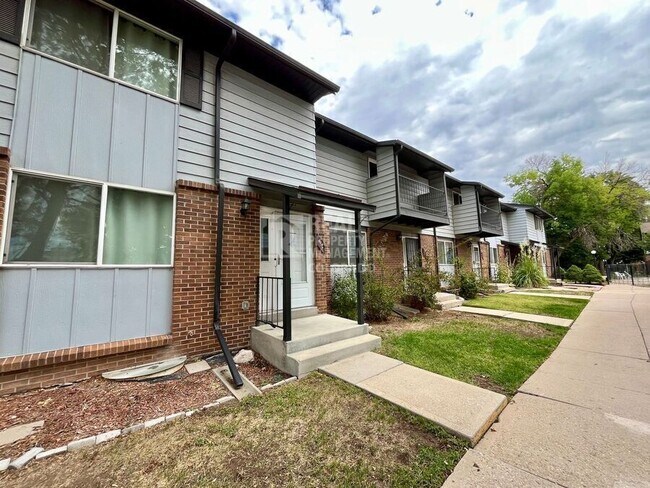 Foto del edificio - 3061 W 92nd Ave