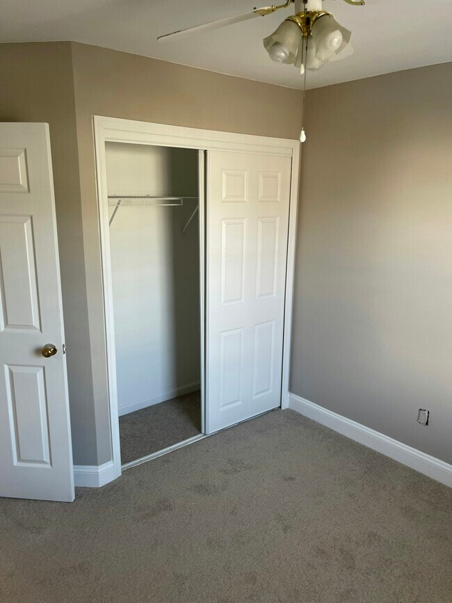 Foto del edificio - 16933 Toms River Loop