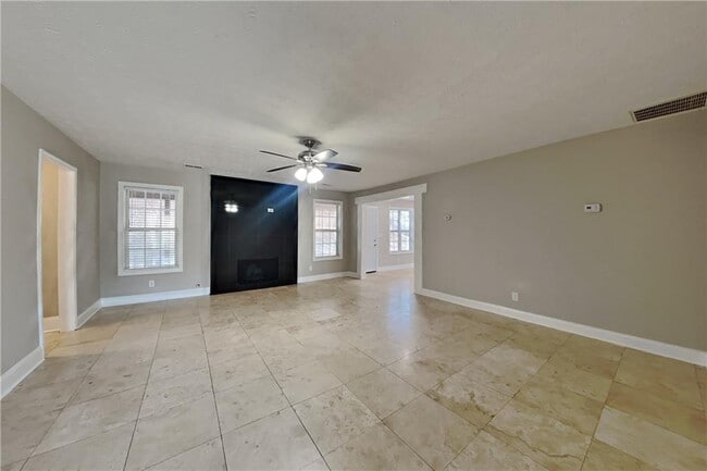 Foto del edificio - 537 Paper Ridge Ln