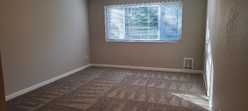 Foto principal - 1625 Kent Des Moines Rd