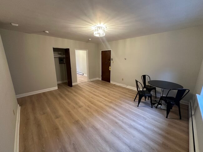 Photo - 63 Selkirk Rd Apartment