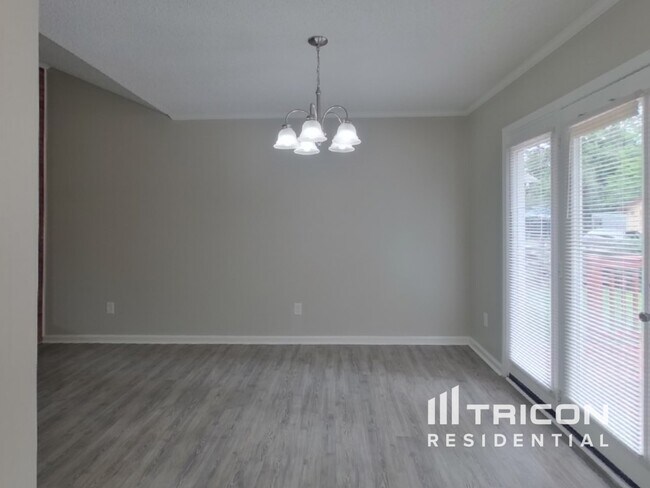 Building Photo - 4000 Coopersdale Rd