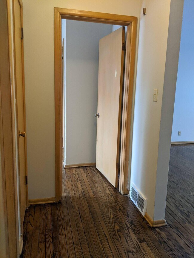 Foto del edificio - 5806 N 76th St