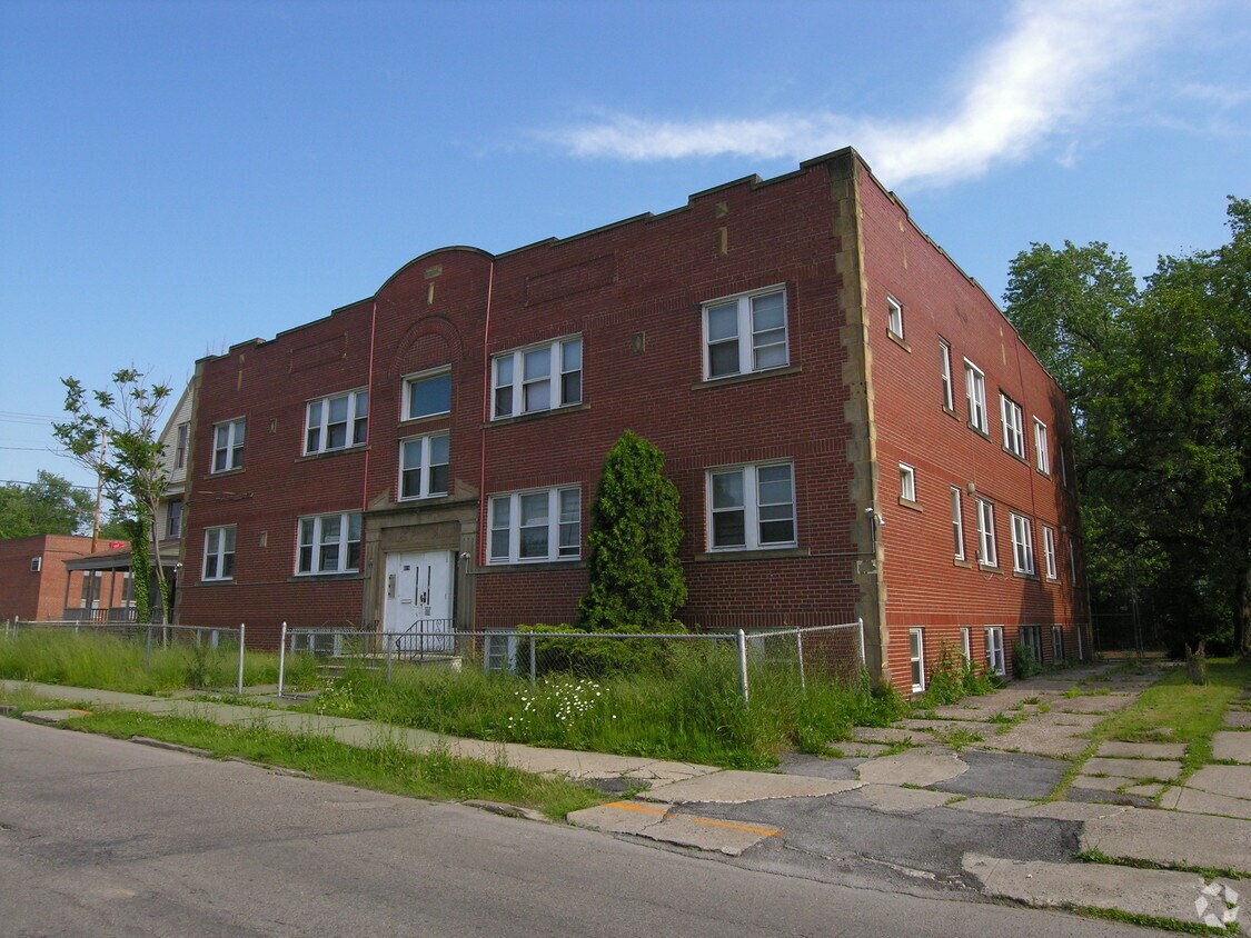 Primary Photo - 9216 Miles Park Ave