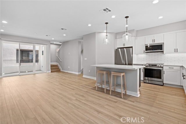 Building Photo - 2151 Crescent Walk