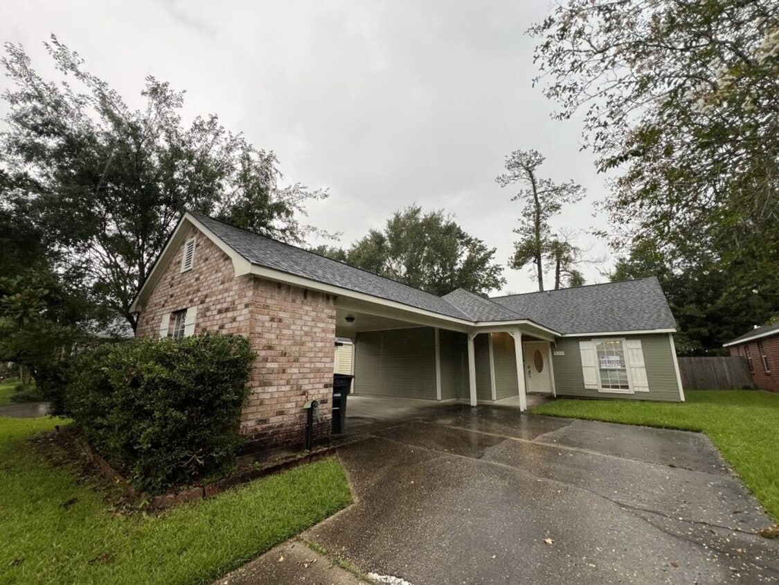 Must See! Trendy 3 bedroom, 2 bath home i... - Must See!  Trendy 3 bedroom, 2 bath home i...