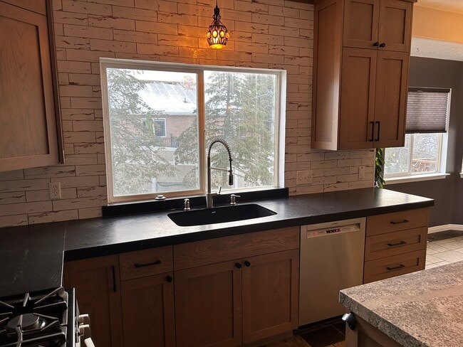 Building Photo - 926 Ibis Way