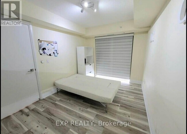 Photo du bâtiment - 555 Wilson Ave