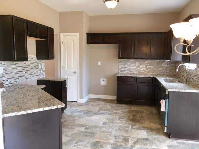 Foto del edificio - Spacious 4 Bedroom 2 Bath Home In Southeast