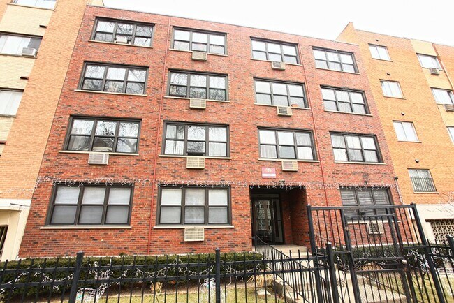 Building Photo - 5847 N Winthrop Ave