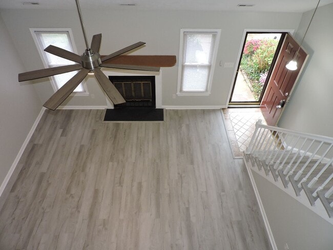 Building Photo - Email Linda@vacosold.com or call 804-642-2106