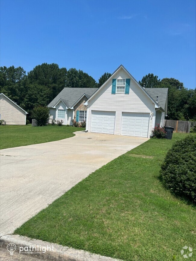 Waverly Commons Pet Friendly Apartments for Rent Grayson, GA 3