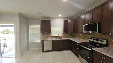 Building Photo - 5802 Twisted Pine Ct
