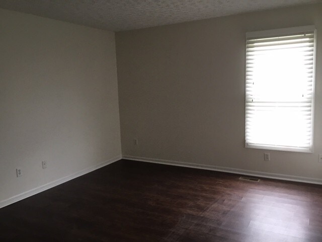 Foto del edificio - 5514 Crenton Drive