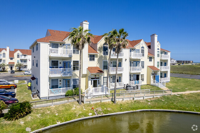 Building Photo - Beach Club