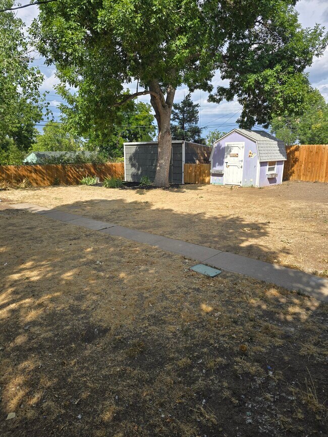 Building Photo - 3201 W Radcliff Ave