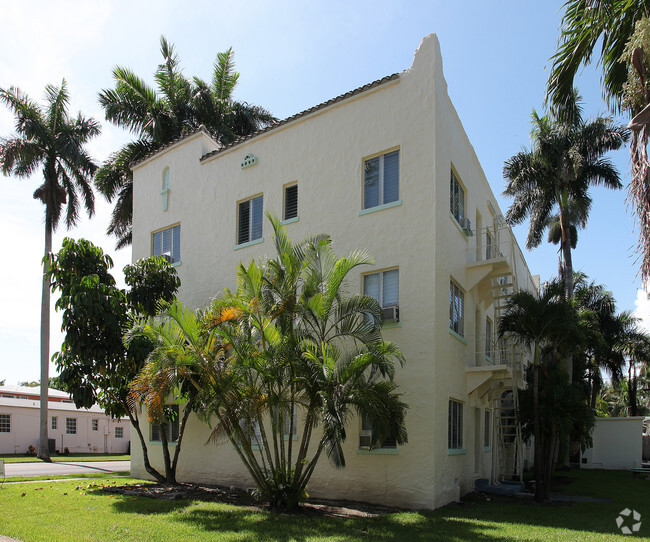Building Photo - The Avalon