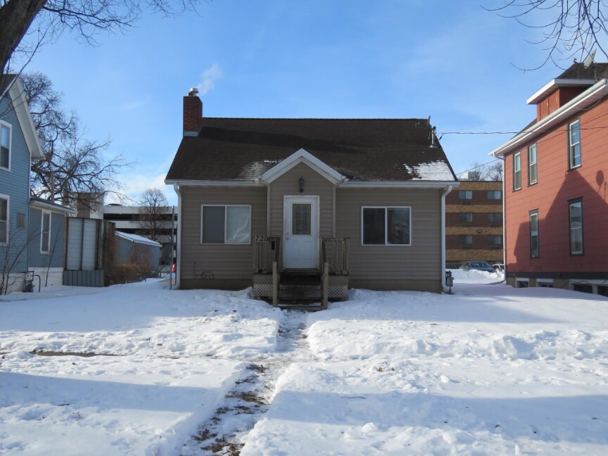 Foto principal - 720 3rd St N