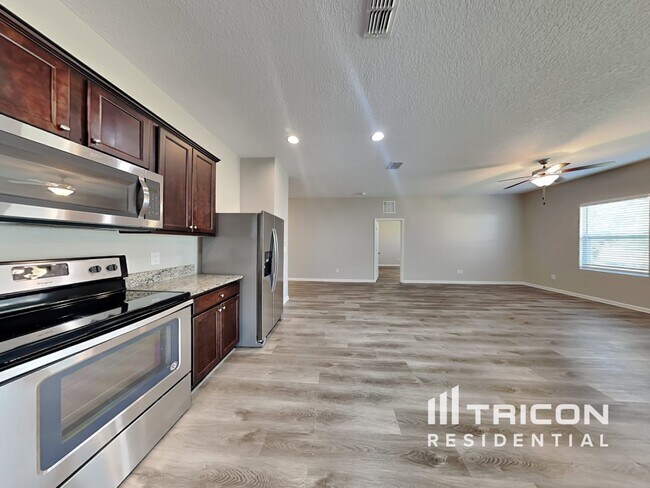 Building Photo - 15121 Sora St