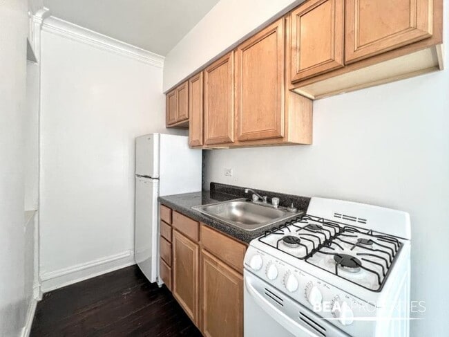 Foto del edificio - 0 bedroom in CHICAGO IL 60640
