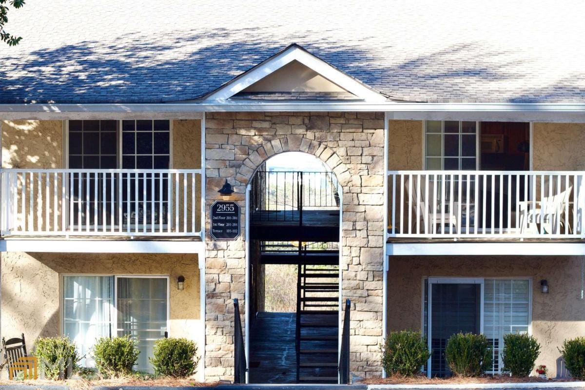 Foto principal - 2955 Seven Pines Ln