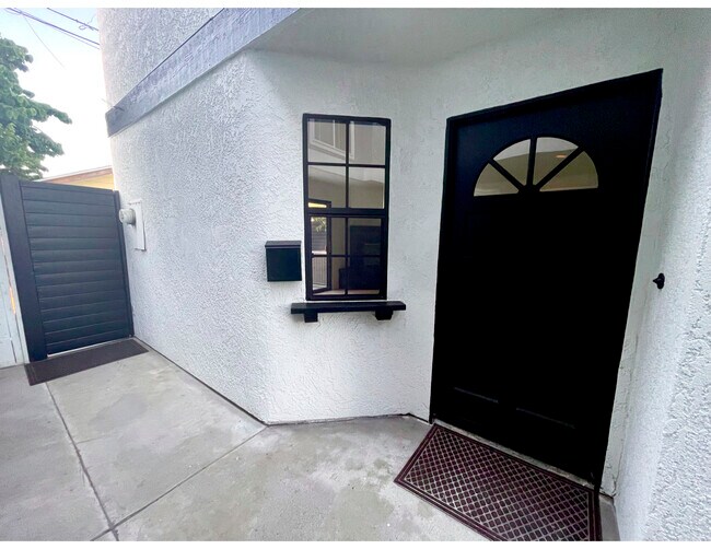 Foto del edificio - 225 E Mountain View St