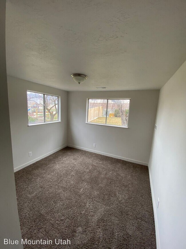 Foto del edificio - 3 br, 1 bath House - 353 E 500 N