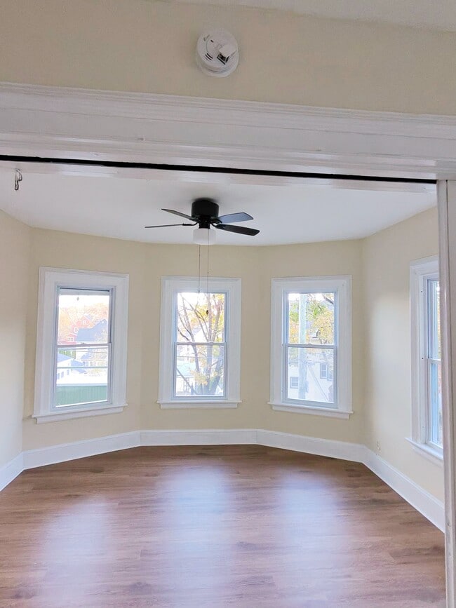 Building Photo - 142 Hillside Ave