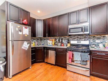 Foto del edificio - 2342 W Augusta Blvd