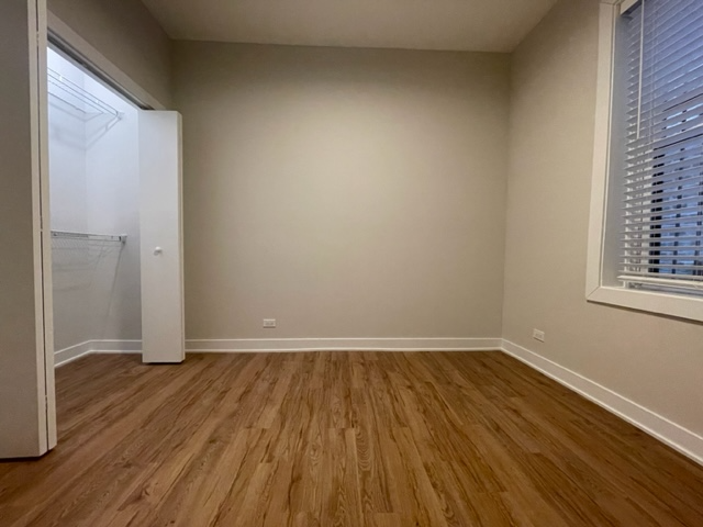 Building Photo - 656 W Wrightwood Ave