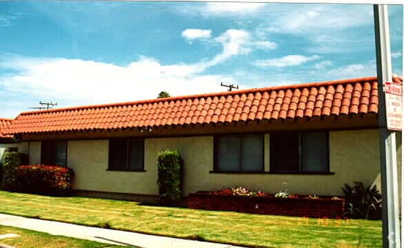 Building Photo - 1331-1401 Glenwood Dr