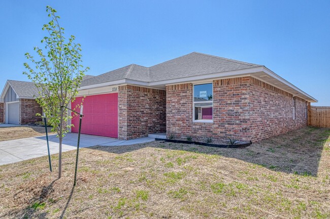 Building Photo - New Construction in Varenna Landing! Storm...