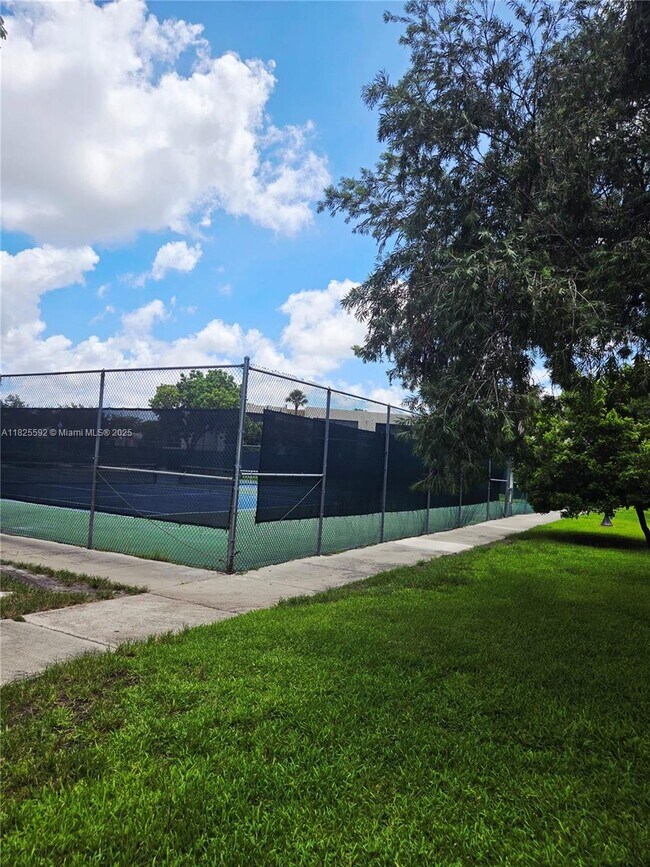 Foto del edificio - 8005 SW 107th Ave