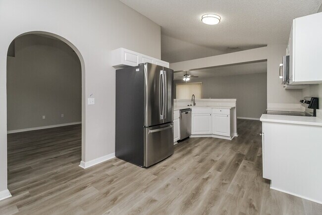 Foto del edificio - 932 Vanderbilt Dr