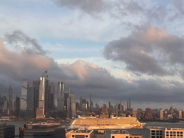 Foto del edificio - 380 Mountain Rd