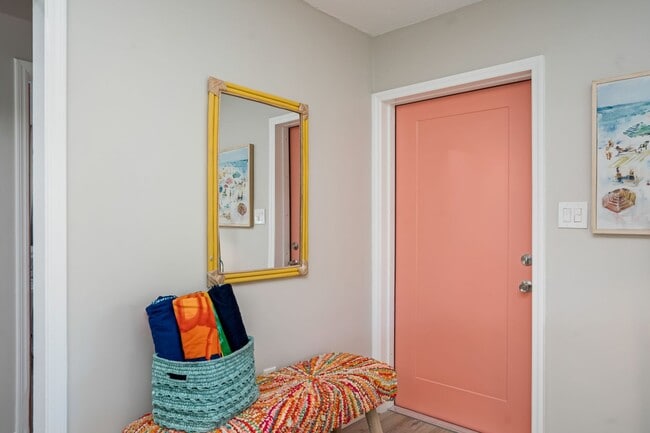 Building Photo - Monthly  FUN Furnished Bradenton, FL Rental VACA or Short term