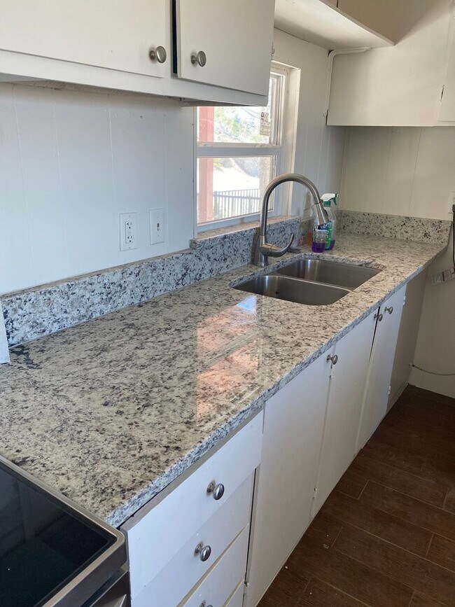 Foto del edificio - Charming 2BR House in El Paso