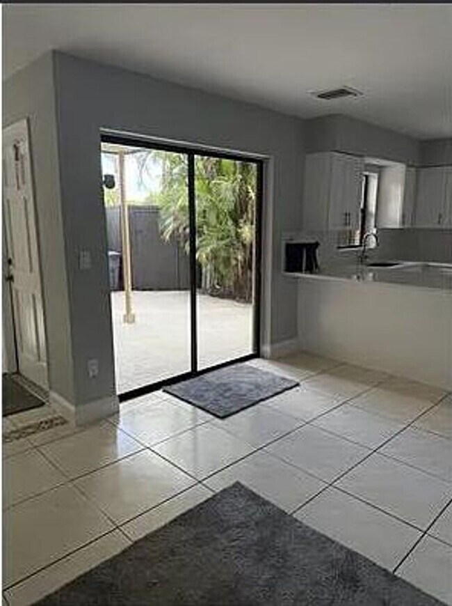 Foto del edificio - 4905 Alder Dr