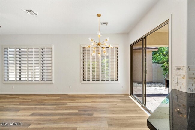 Foto del edificio - 1925 W Olive Way