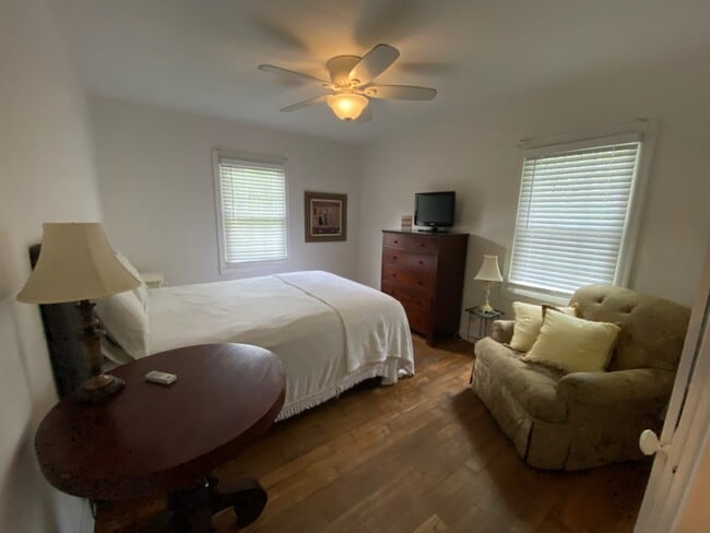 Building Photo - 302 Anguilla Ave